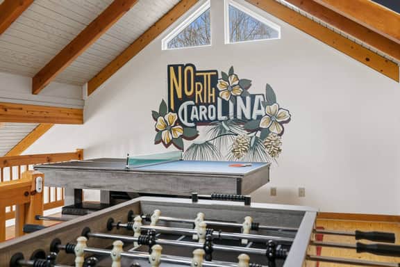 Misty Valley BnB ~ Hot Tub ~ Game Room ~ Netflix