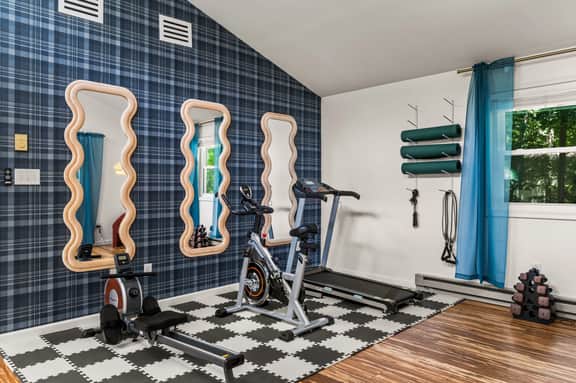 Silverline Social Club |Pool|Gameroom|HT|Sauna